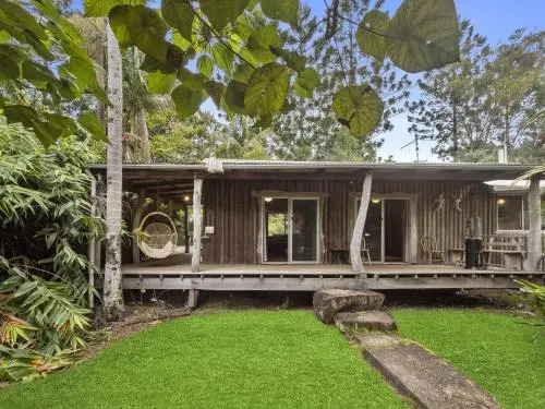 Mavis's Cabins @ Mt Warning