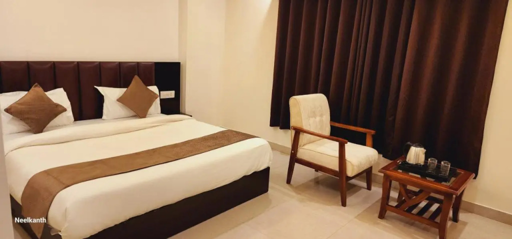 Neelkanth Hotel