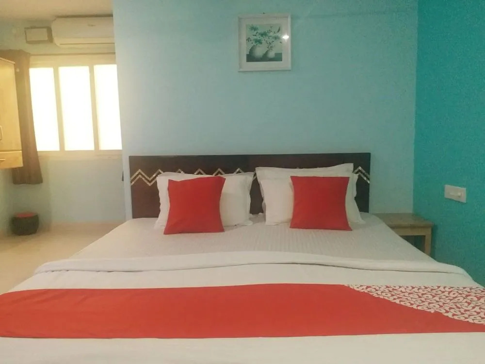 OYO 13305 Shriradha Nivas Home Stay