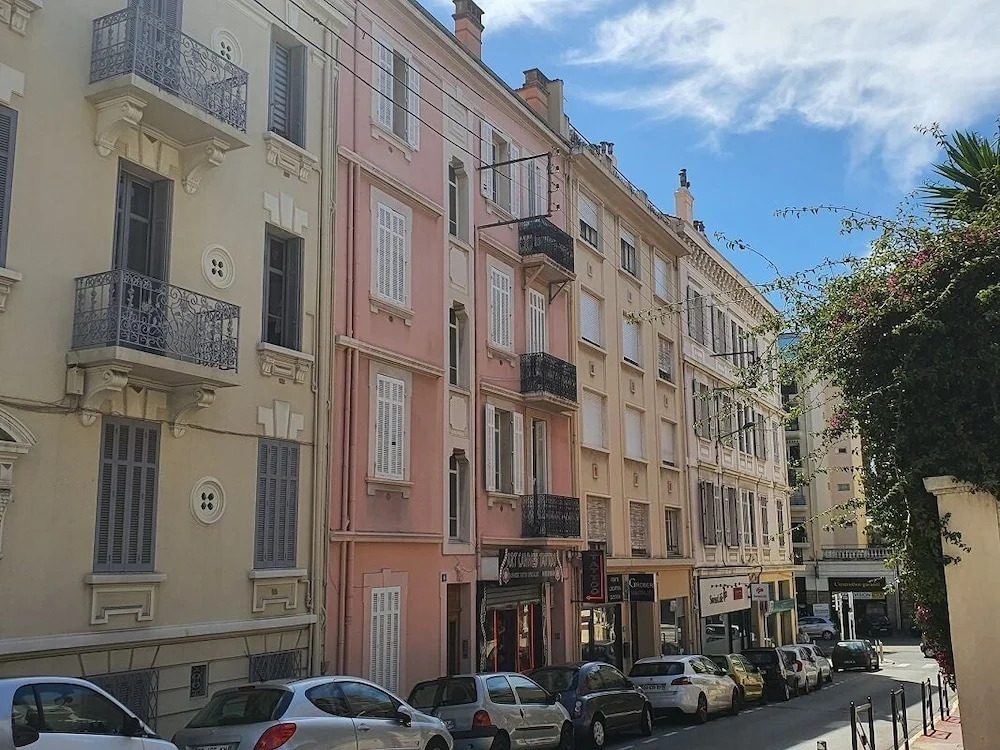 Welcome to Cannes - Léon Noel