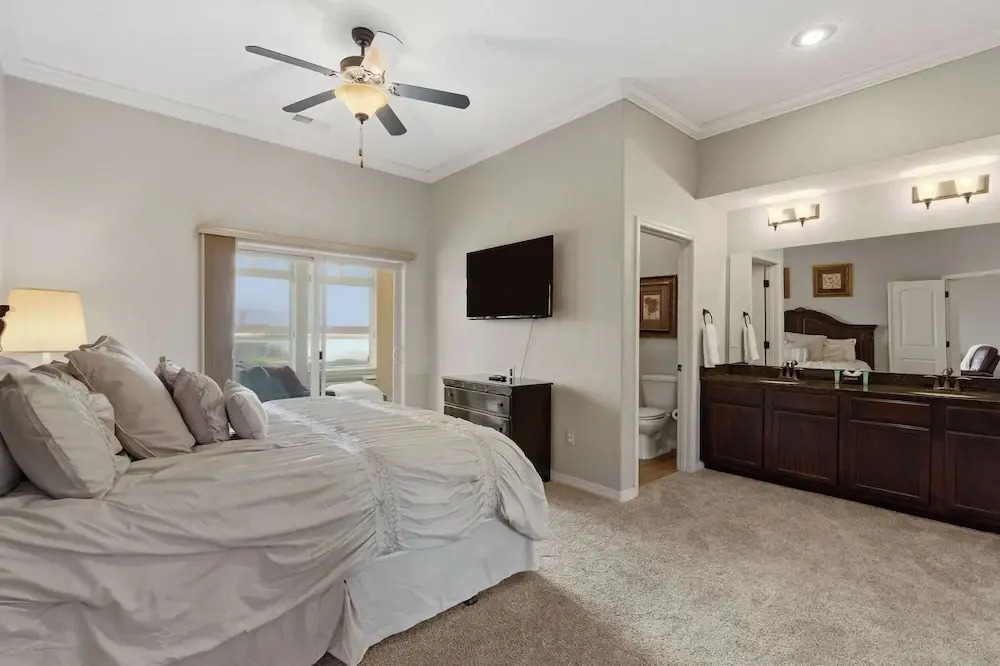 Majestic Retreat Stay for 6
