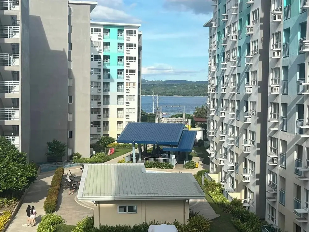 seawind tower 5 family room