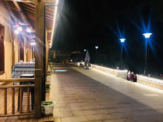 Hangzhou Panyuan Yunman red maple homestay