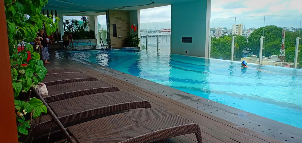 Orchard Garden studio apartment near airport 5