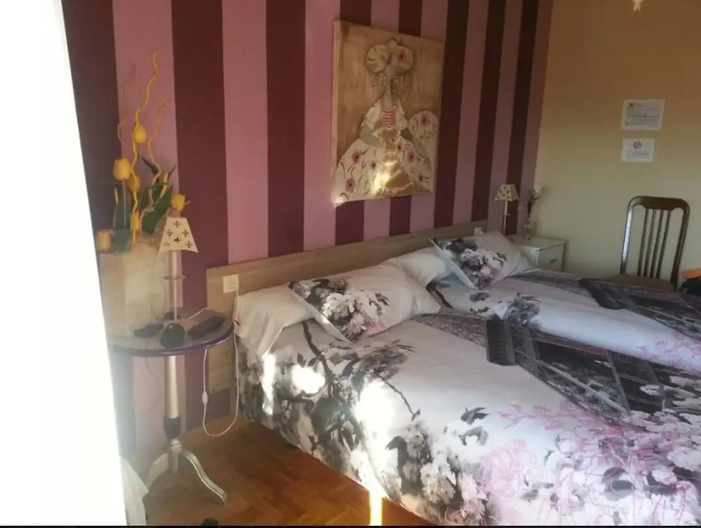 Pamplona 100489 3 Bedroom Apartment by Mo Rentals