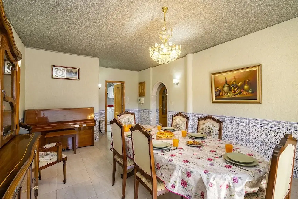 Perfect Family Hideout Residence W/Ac & 4Br + 5Ba