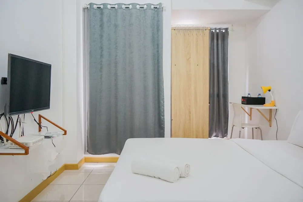 New Furnished with Cozy Stay Studio @ M-Town Residence Apartment