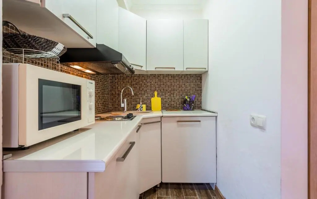 APARTMENT422