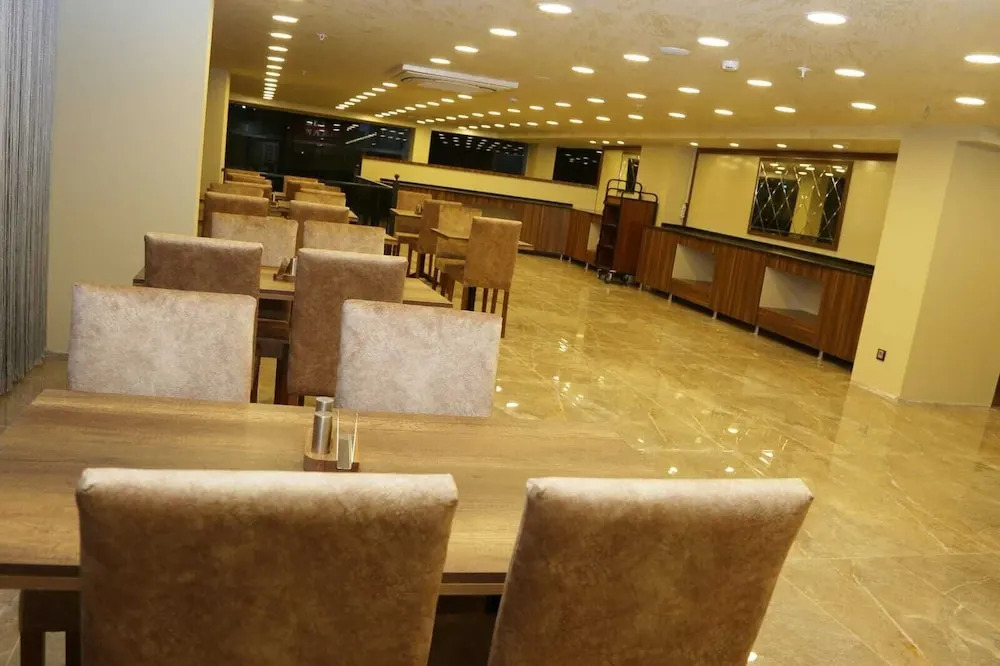 Royal Airport Hotel