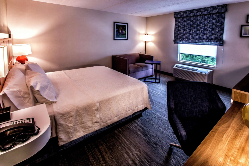 Hampton Inn & Suites Staten Island