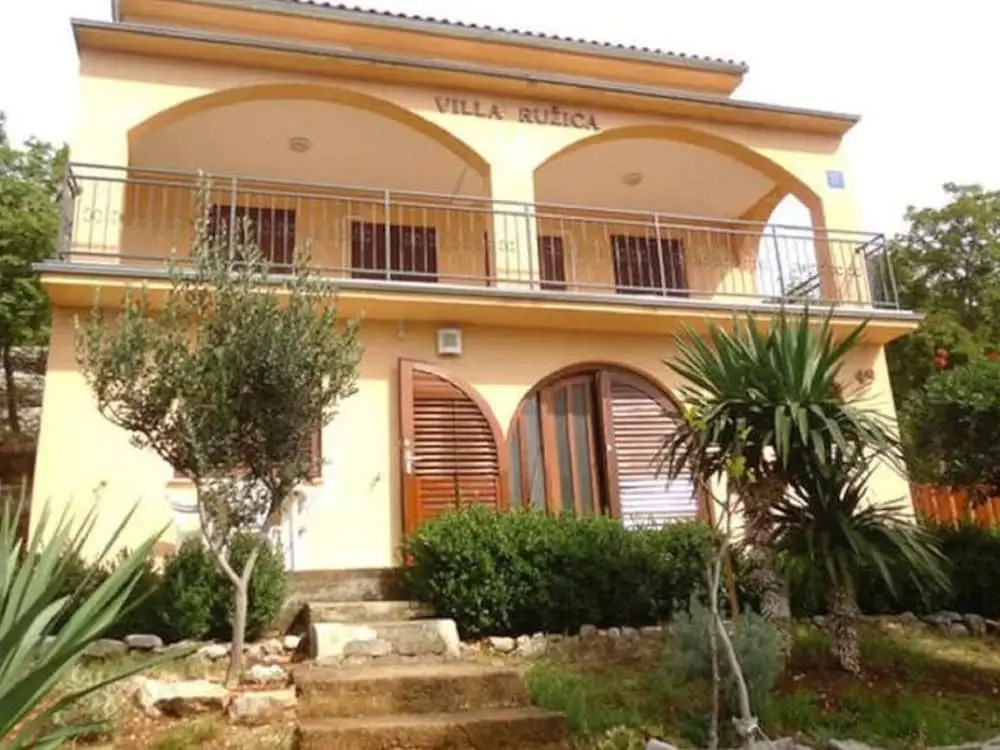 Cosy Apartment in Klenovica With Garden
