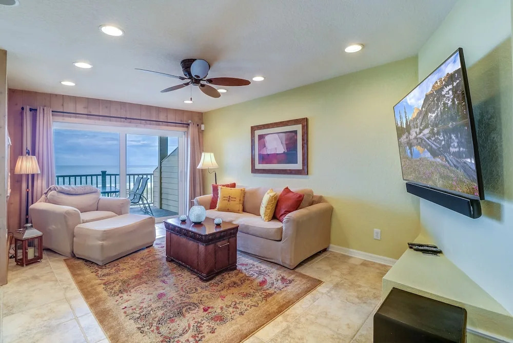 New Listing! Beachfront Bliss W/ Stunning Views 3 Bedroom Townhouse
