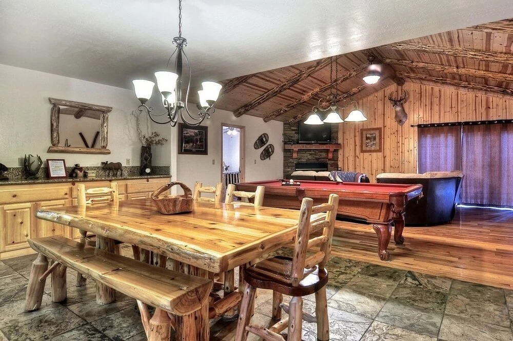 No. 21 Tamarack Lodge - 4 Br Cabin
