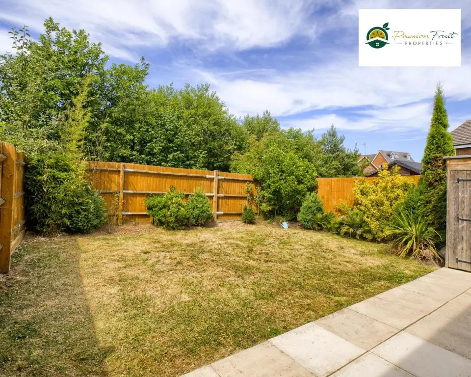 3 Bedroom Coventry House By Passionfruitproperties With Free Wi-fi, Driveway & Garden- 26WWC