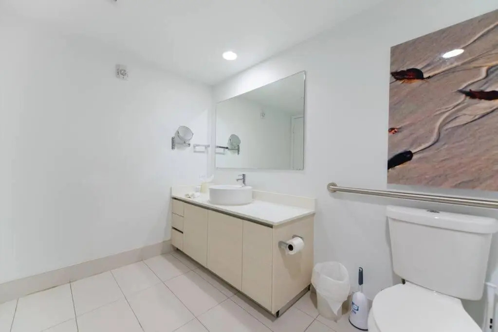 Awesome 2BR Condo @Beachwalk Resort W/Pool