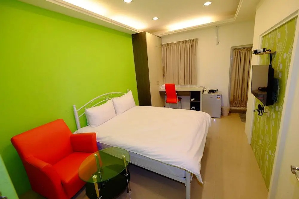 Fengjia Naked Home