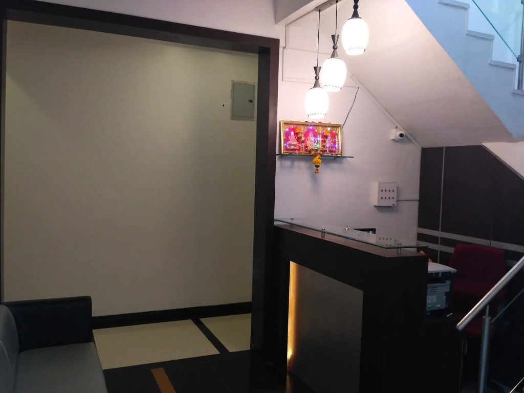 Hotel Everest Inn