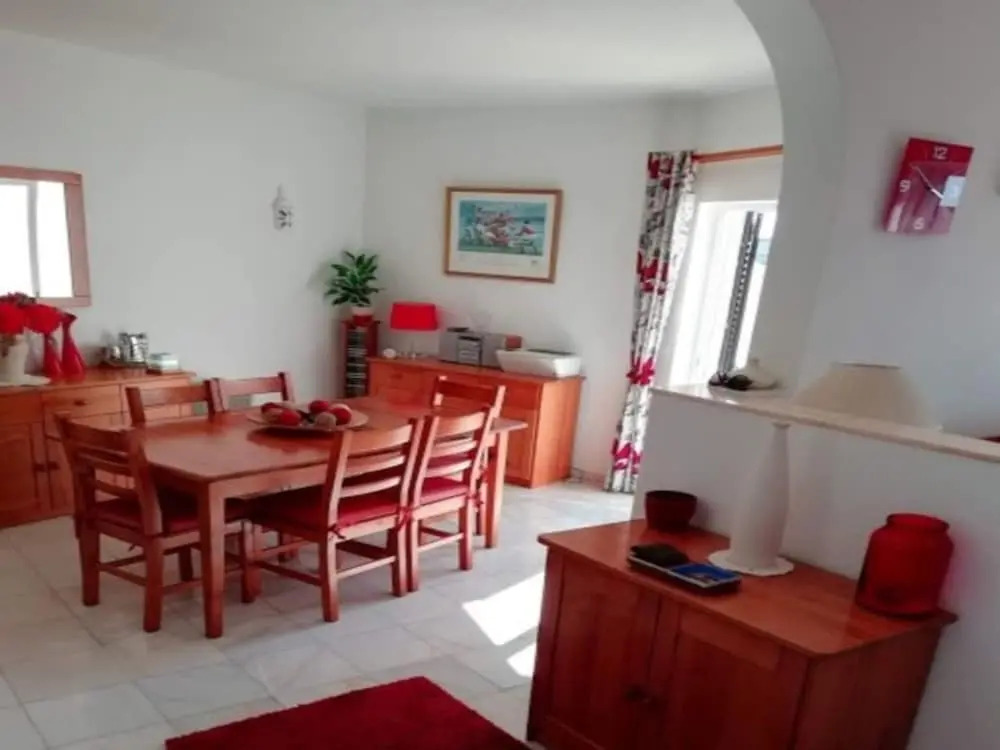 3 Bed Villa, Sleeps 6, Free WiFi, Quiet Location
