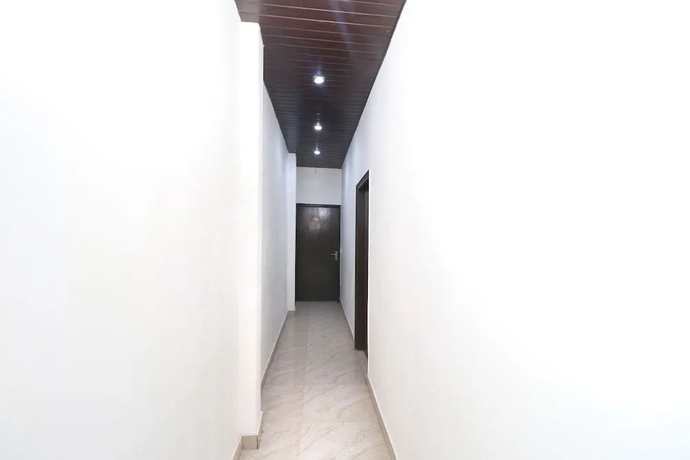 Oyo 22981 Hotel Temple Tower