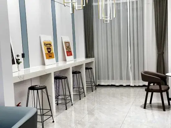 Urban Garden Hotel (Baoji Xinfulu Technician College)