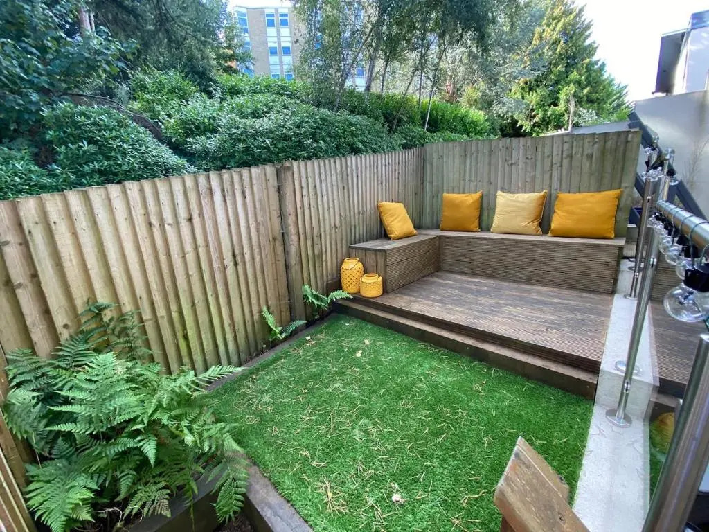 Stunning 3 Bed Townhouse: Westbourne with parking