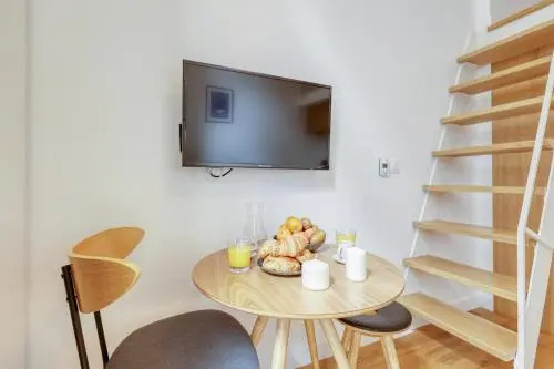 Cute and Bright Studio in a Courtyard-Montmartre(5)