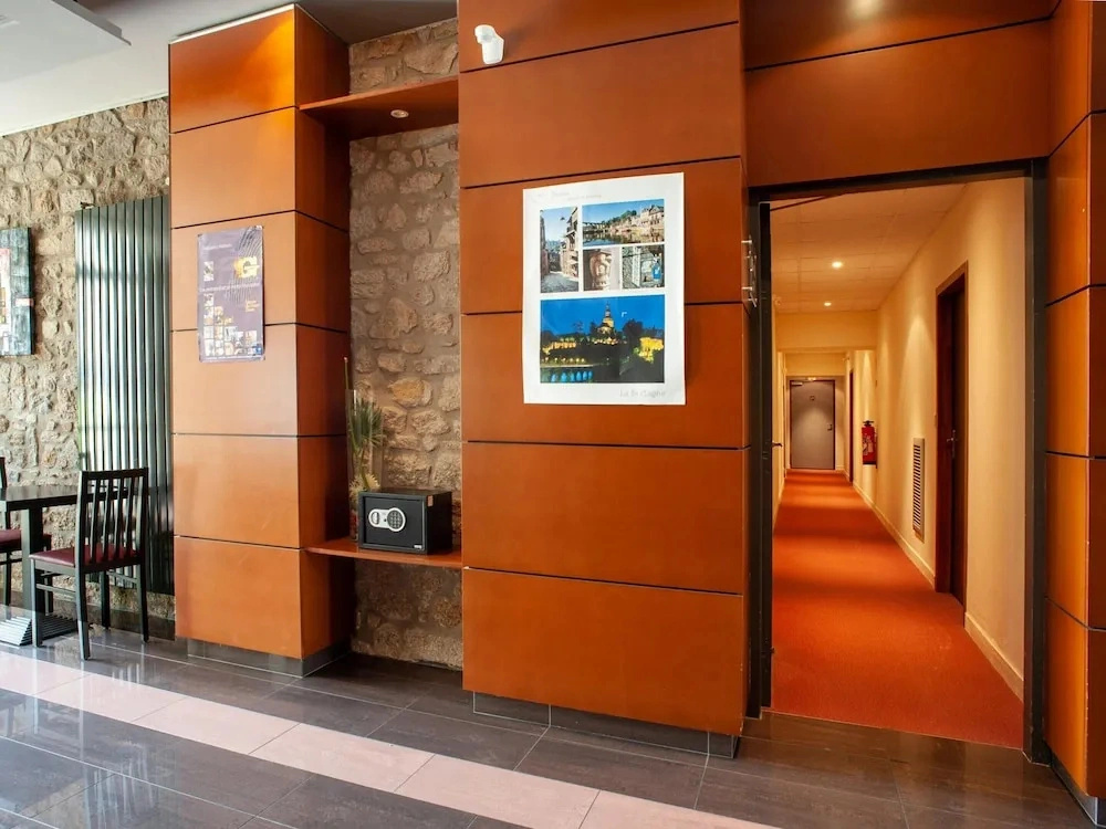 Dinan Stay With Free Parking