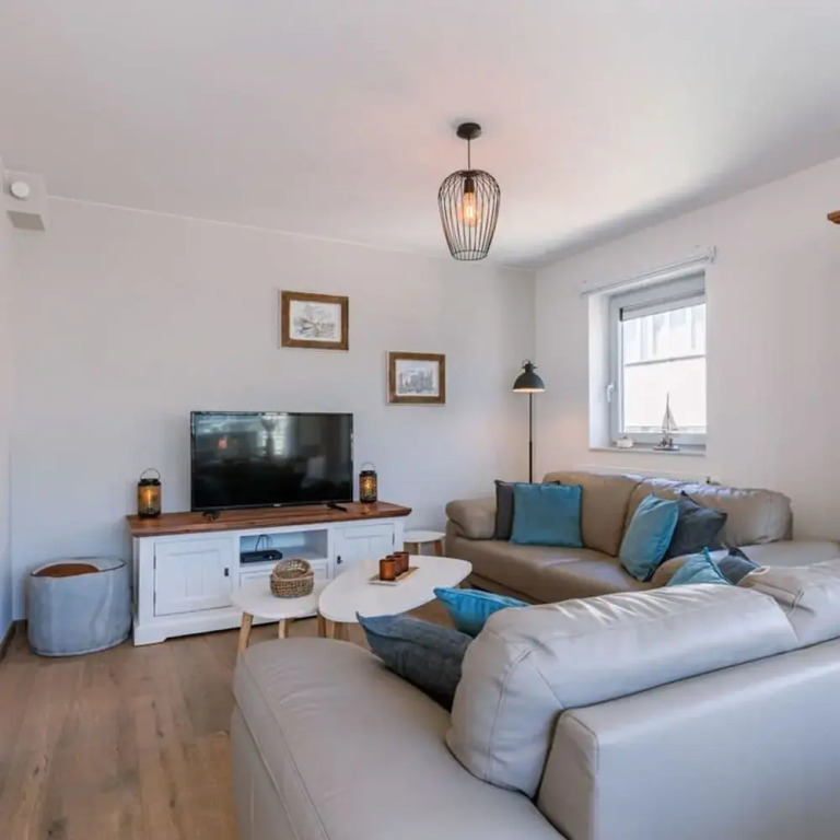 Centrally Located Apartment With Sunny Terrace