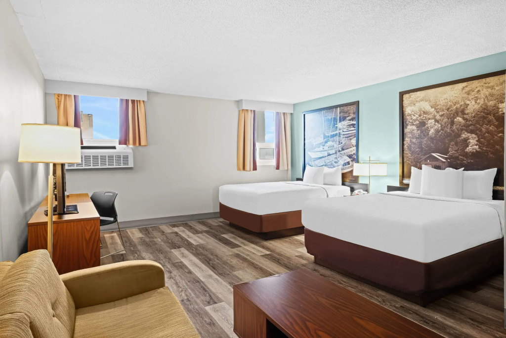 Super 8 by Wyndham Thunder Bay