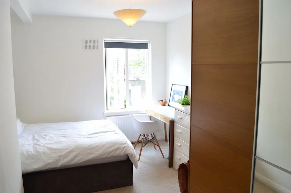 Bright Apartment Near Brixton