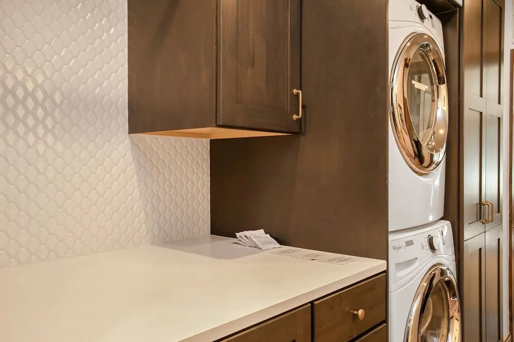 125 Ridgepoint  3 Bedroom Townhouse by RedAwning