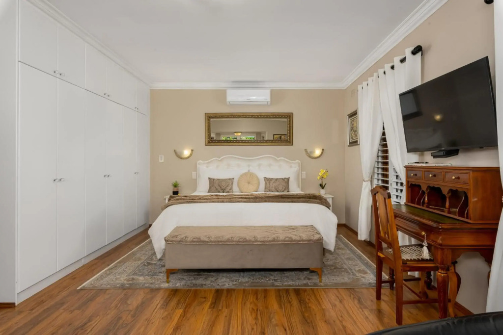 Meerendal Cottage-Affordable Luxury
