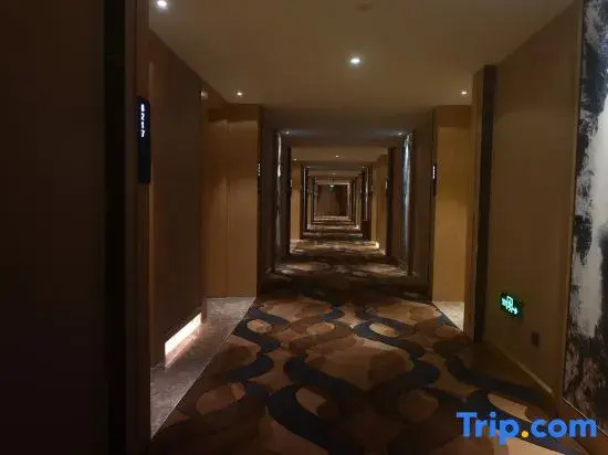 Kyriad Marvelous Hotel Luoding Ring City East Road
