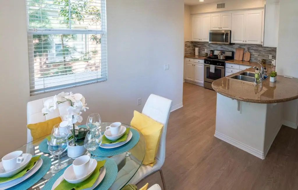Amazing 2 bedroom 7 min from Disneyland w FREE Parking