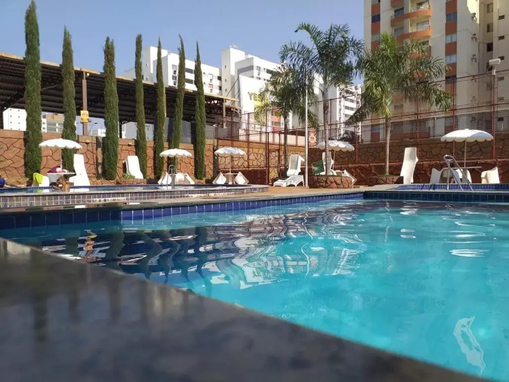 Apto de 2 quartos com excelente parque aquático em Caldas Novas-GO