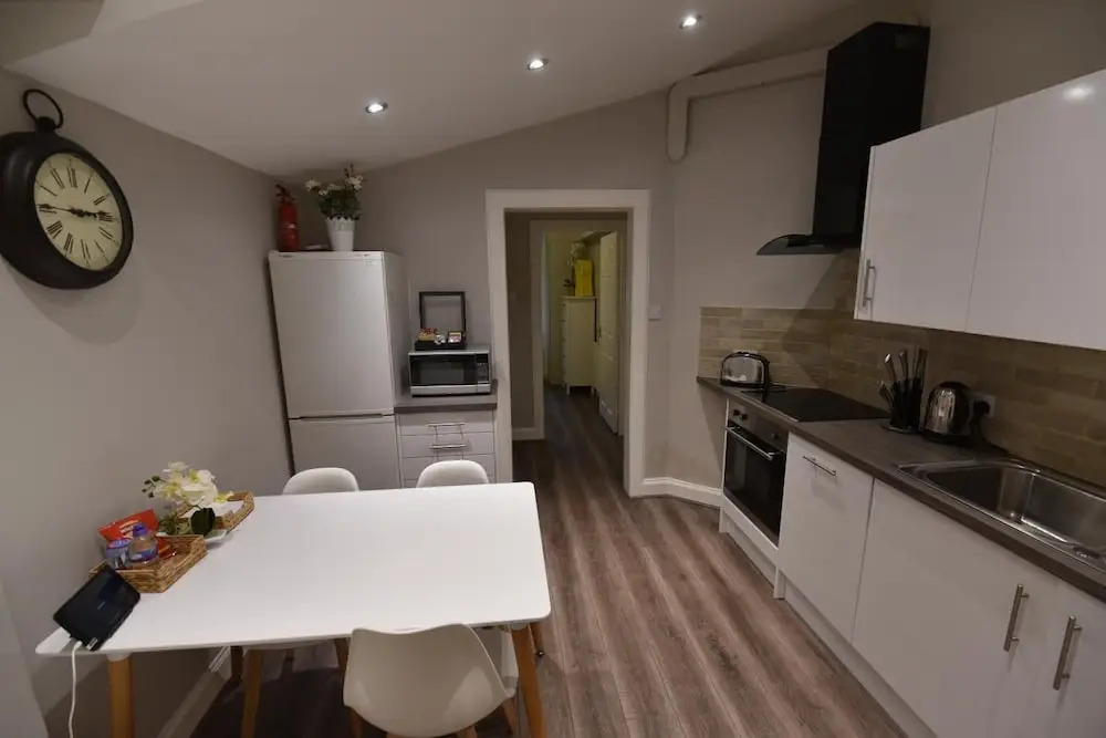 First - Slateford House Apartment