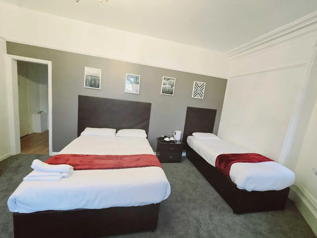 Kingswood Hotel