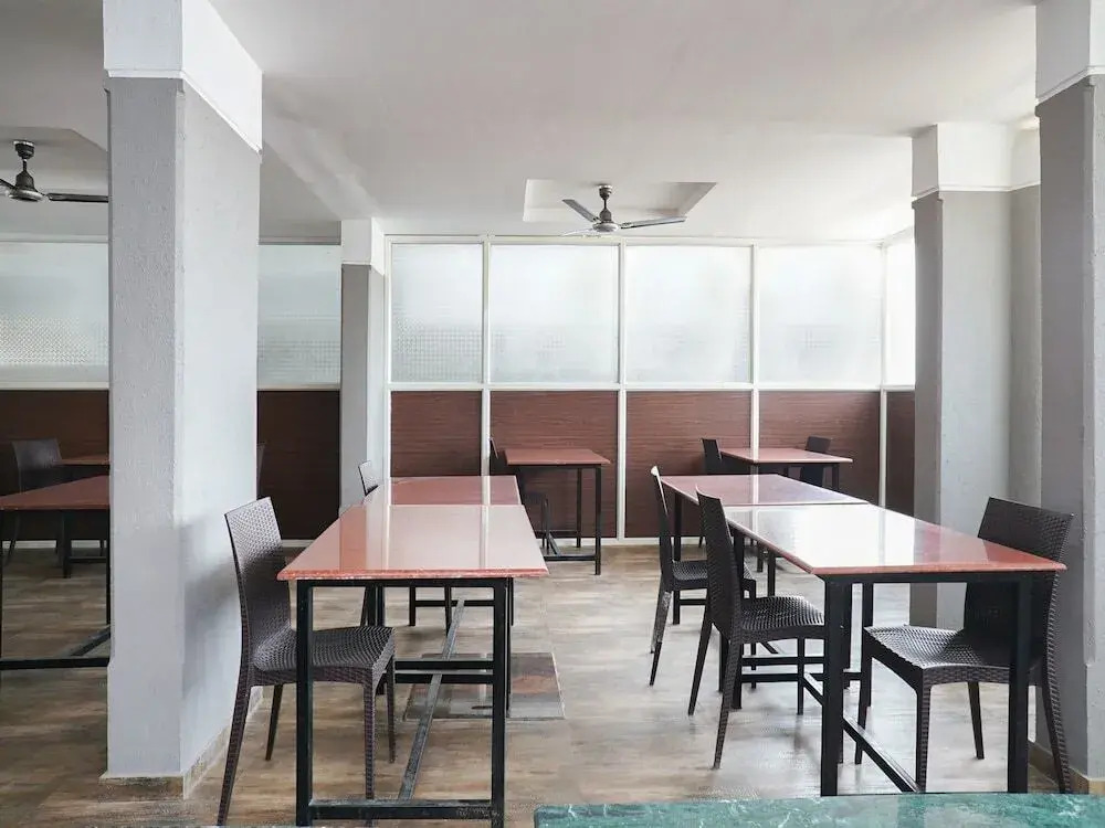 Hotel Twin Towers 1 By OYO Rooms
