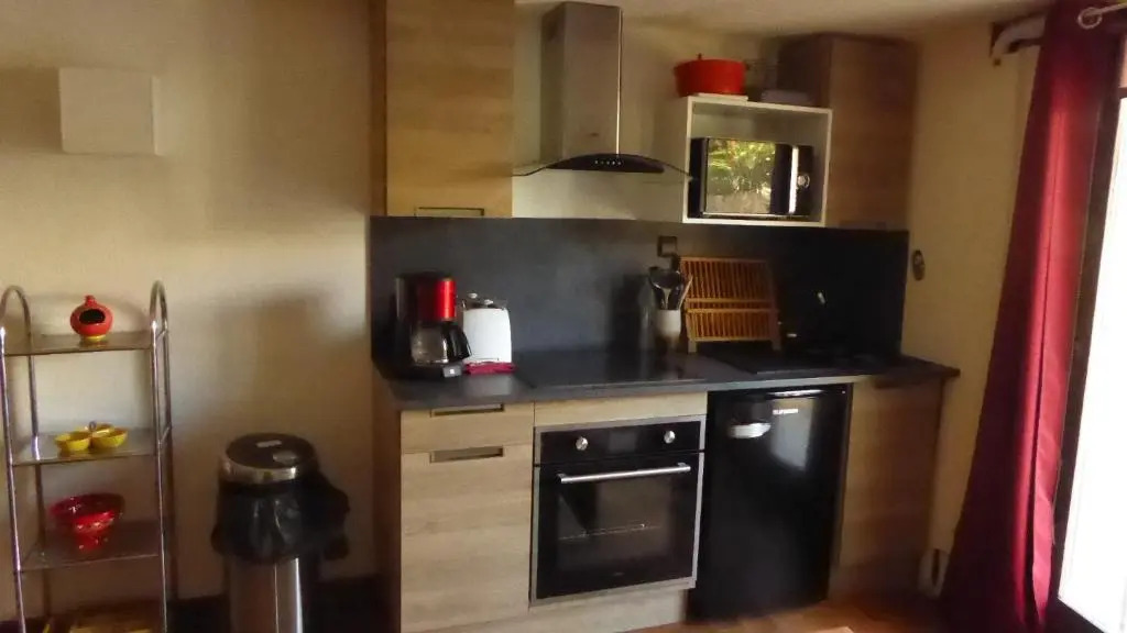 Les Pucines T2 bas de villa