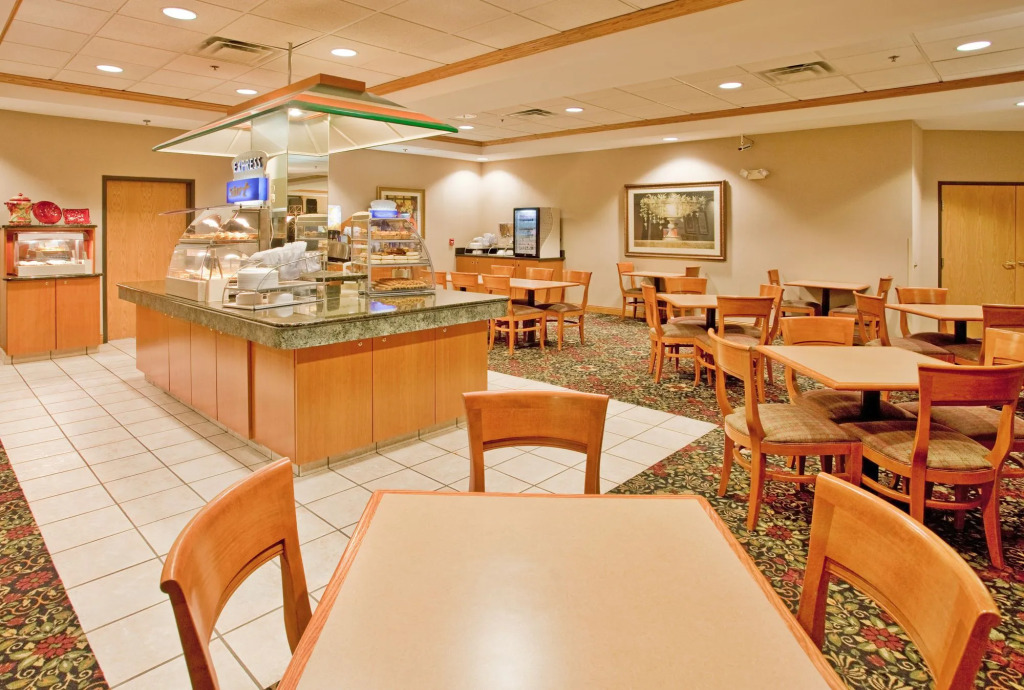 Holiday Inn Express Hotel & Suites Norfolk by IHG