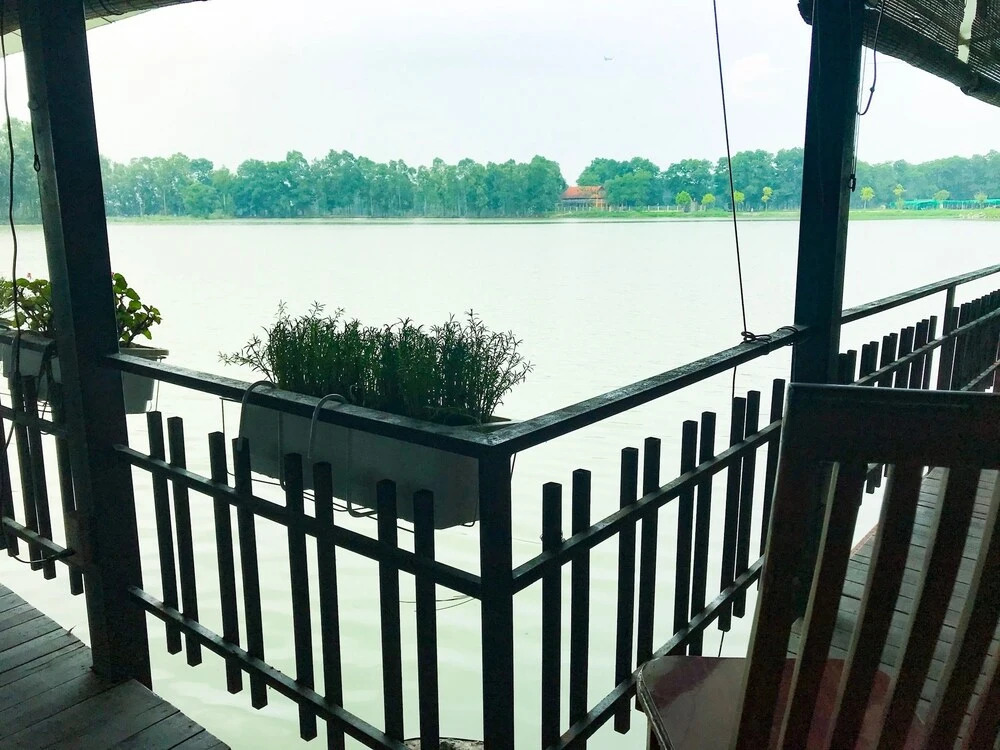 Vinh Gia Airport Lake View Hostel
