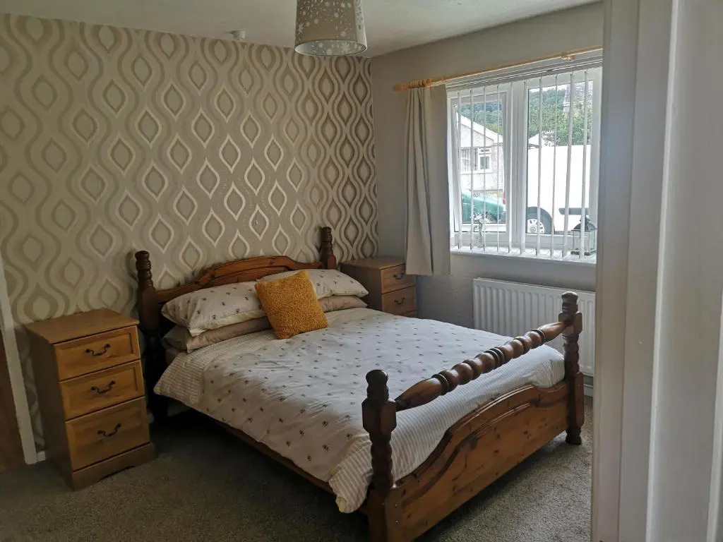 En-suite Bedroom in a quiet bungalow