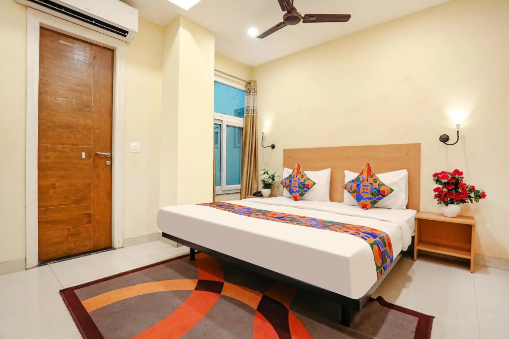 OYO Townhouse 1051 Galaxy Inn