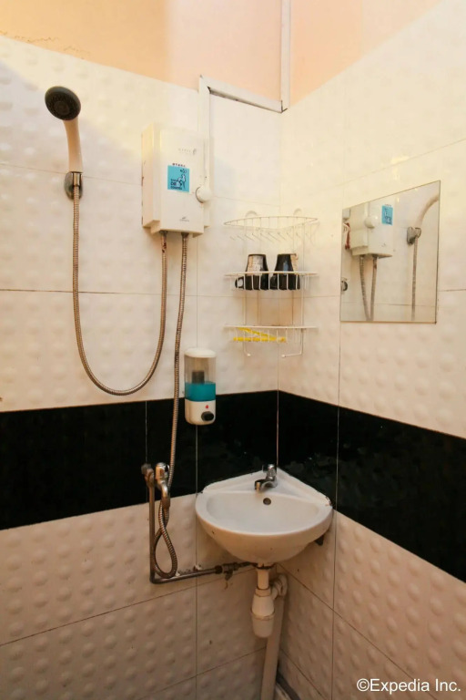 CUBE Family Boutique Capsule Hotel at Chinatown
