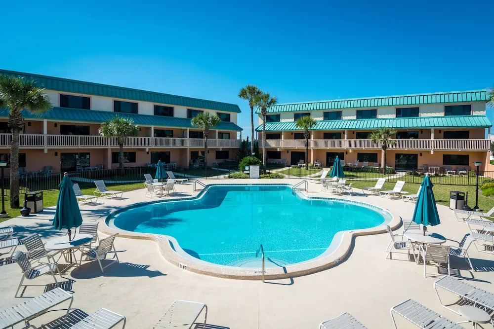 SEA Haven 115 [2/2] Free Activities! & Oceanfront Wifi Pool