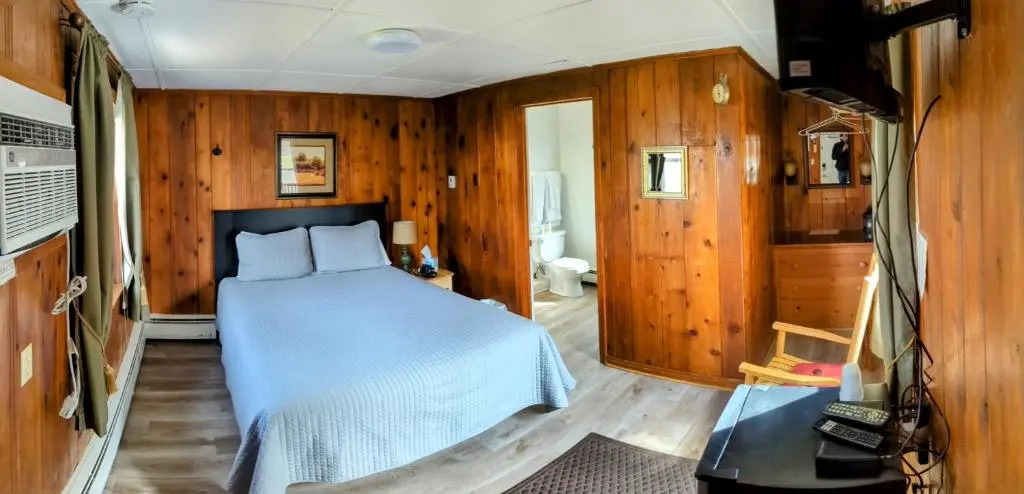 Riverside Motel