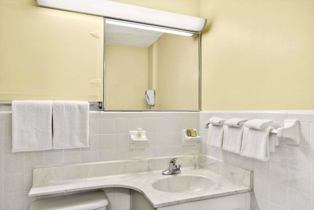 Royal Palace Inn and Suites Myrtle Beach Ocean Blvd