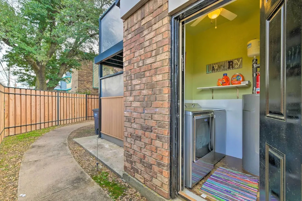Fort Worth Apt < 5 Mi to Downtown!