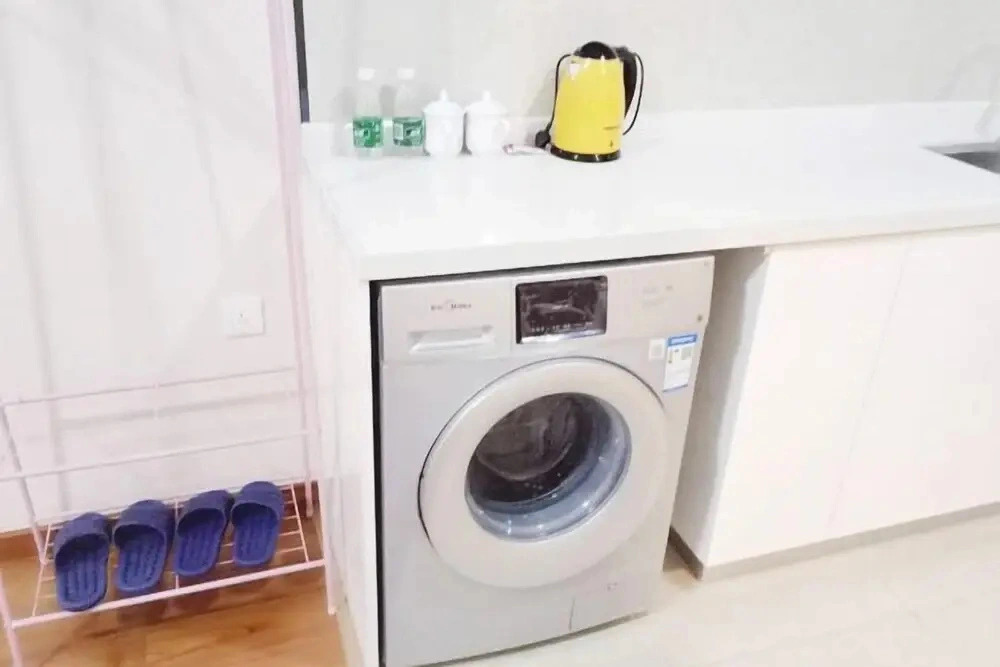 Shili Taohua Theme Apartment