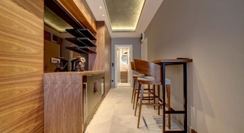 Black Pearl Luxury Suites